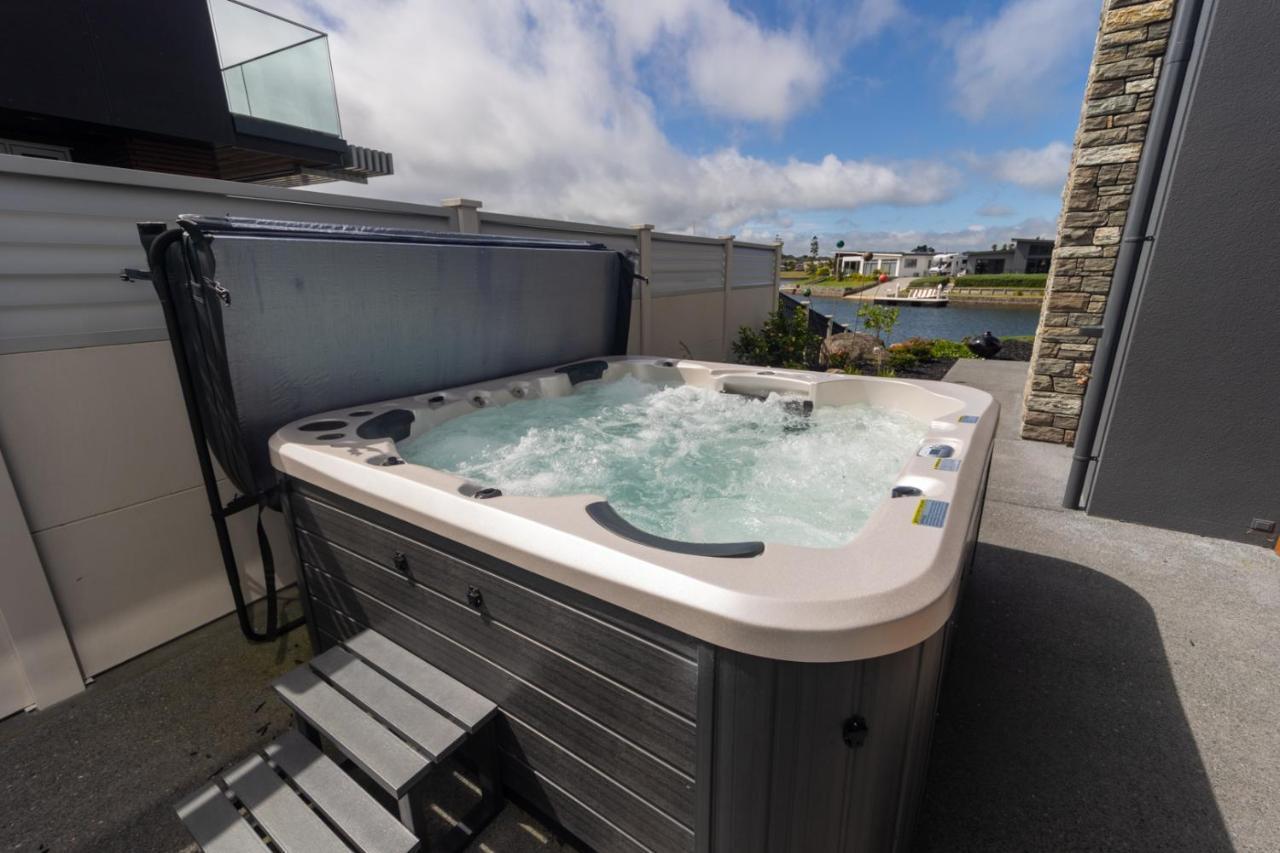 Marsden Cove Canal Haven With Spa Pool One Tree Point 외부 사진